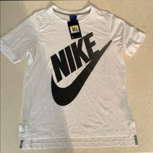 NWT Small White Nike tshirt w/ big logo in black